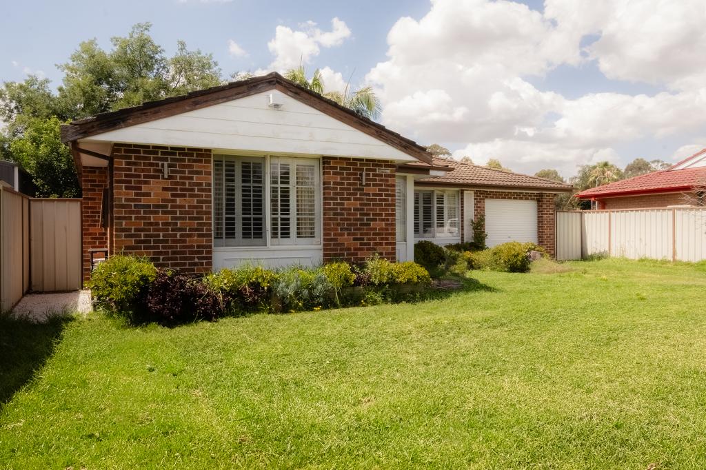 19 BARNARD CRES, OAKHURST, NSW 2761