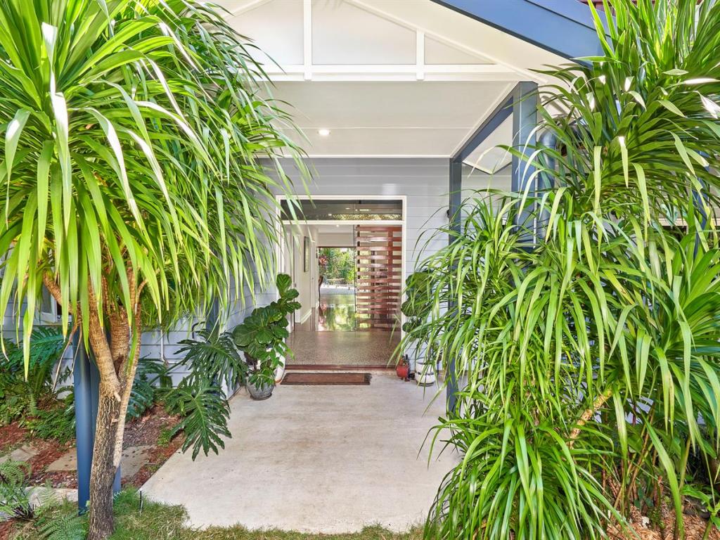 24 Dalziel St, Stratford, QLD 4870