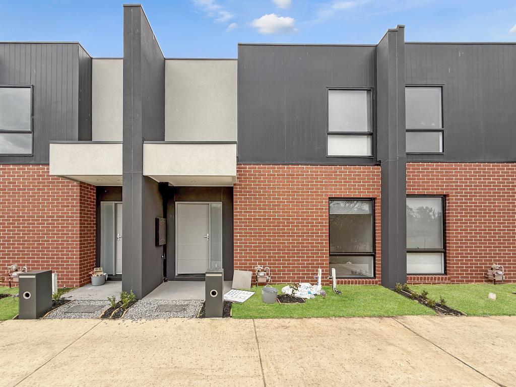 11 ANEMONE WALK, ARMSTRONG CREEK, VIC 3217