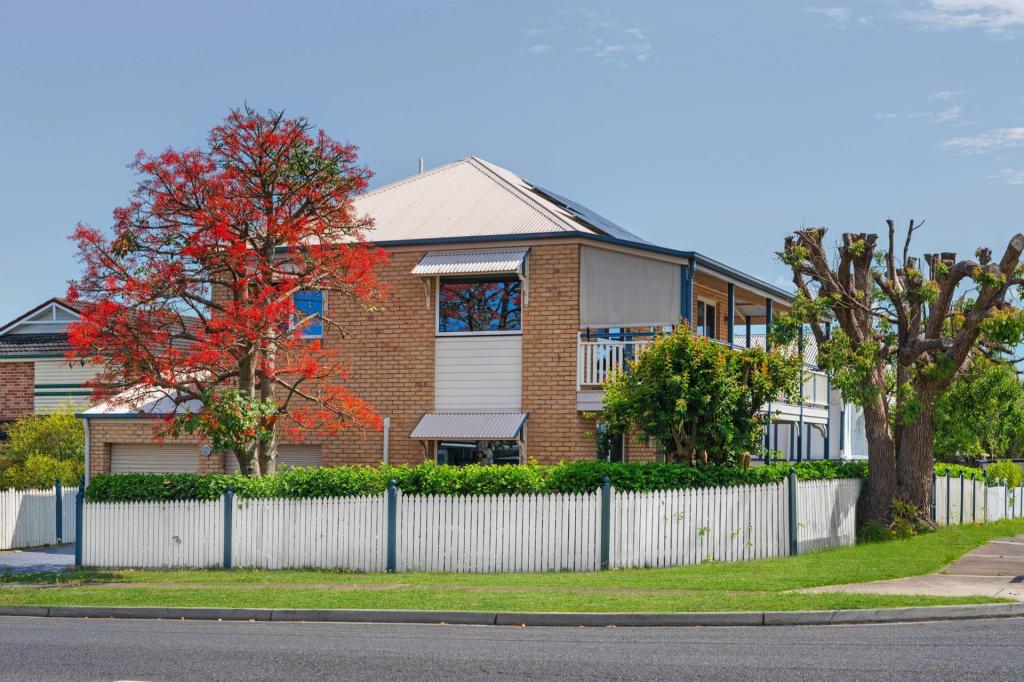 2 Picton Pde, Wynnum, QLD 4178