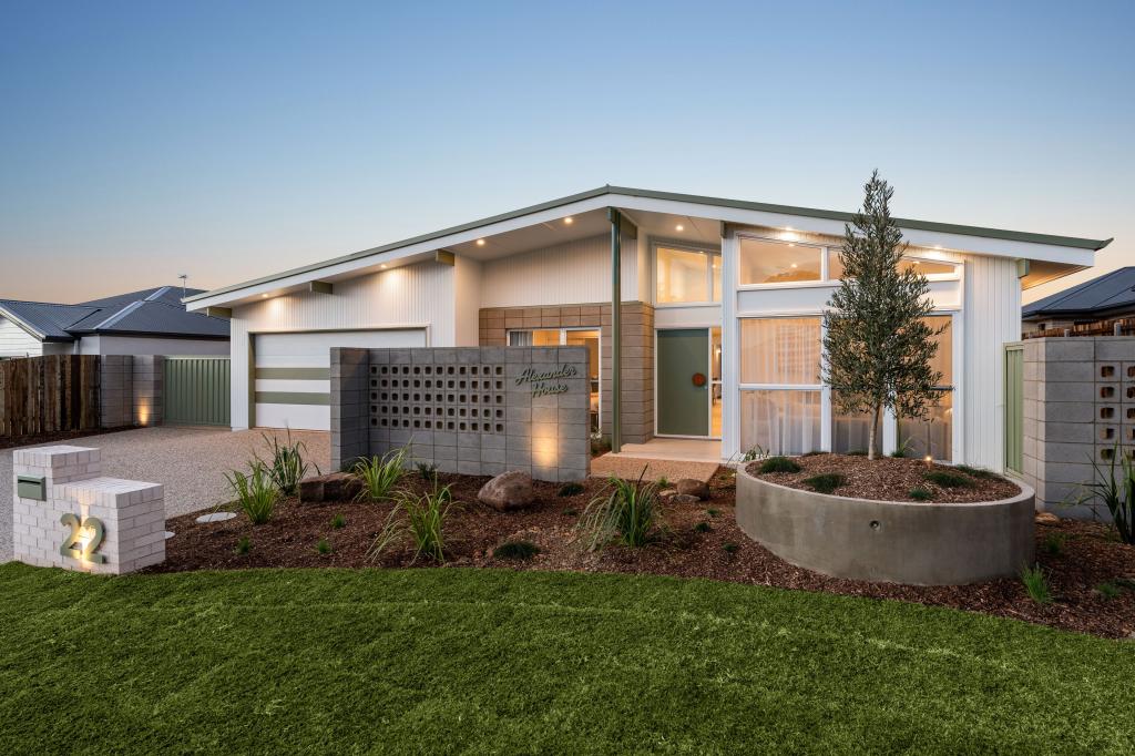 22 Mirambeena Dr, Highfields, QLD 4352