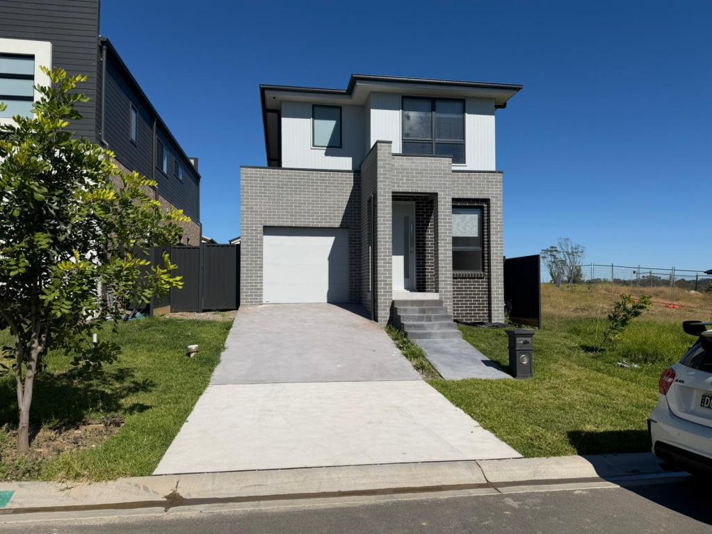 14 Fuzzweed Rd, Leppington, NSW 2179