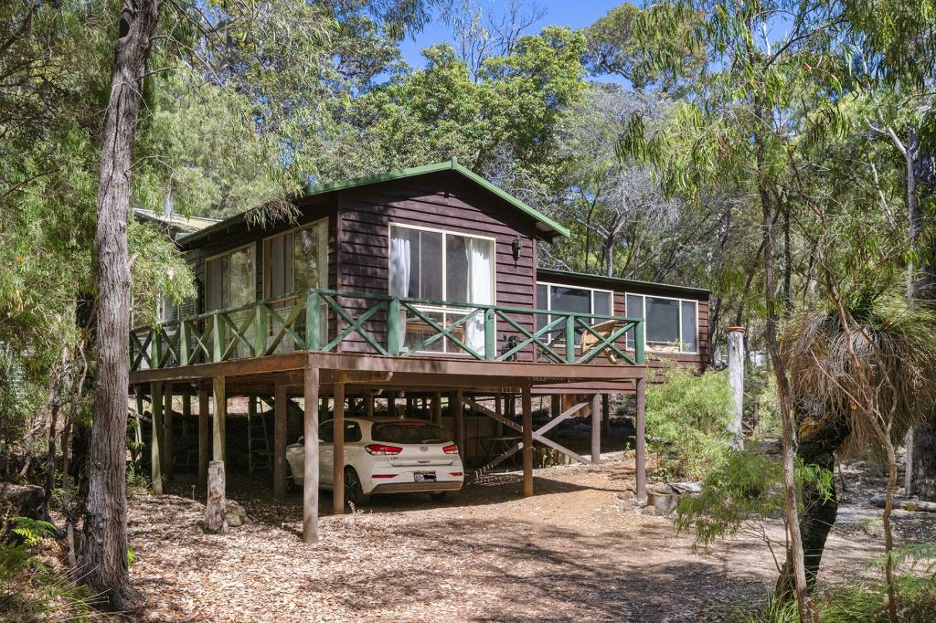12 WARRIOR WAY, MOLLOY ISLAND, WA 6290