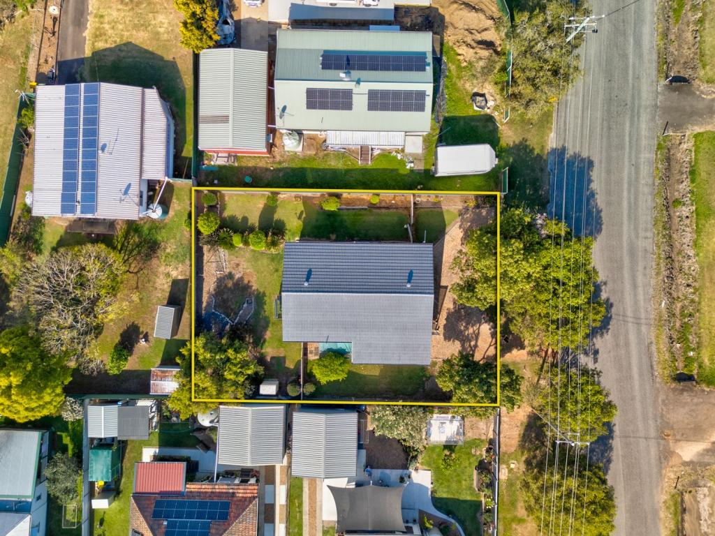 35 South St, Esk, QLD 4312