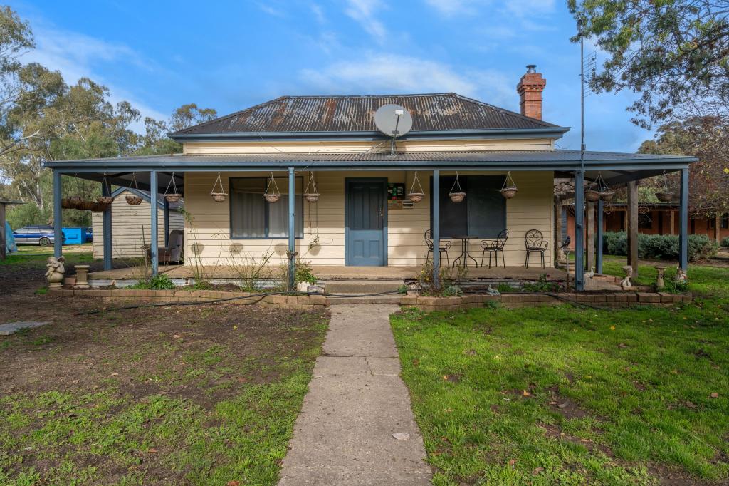 1590 HIGHLANDS RD, WHITEHEADS CREEK, VIC 3660