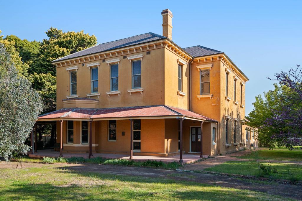 104 Bradley St, Goulburn, NSW 2580