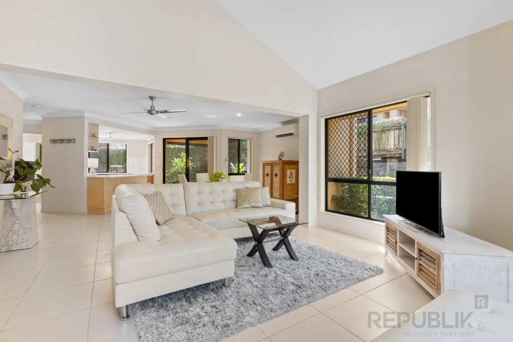 2/101 EUGAREE ST, SOUTHPORT, QLD 4215