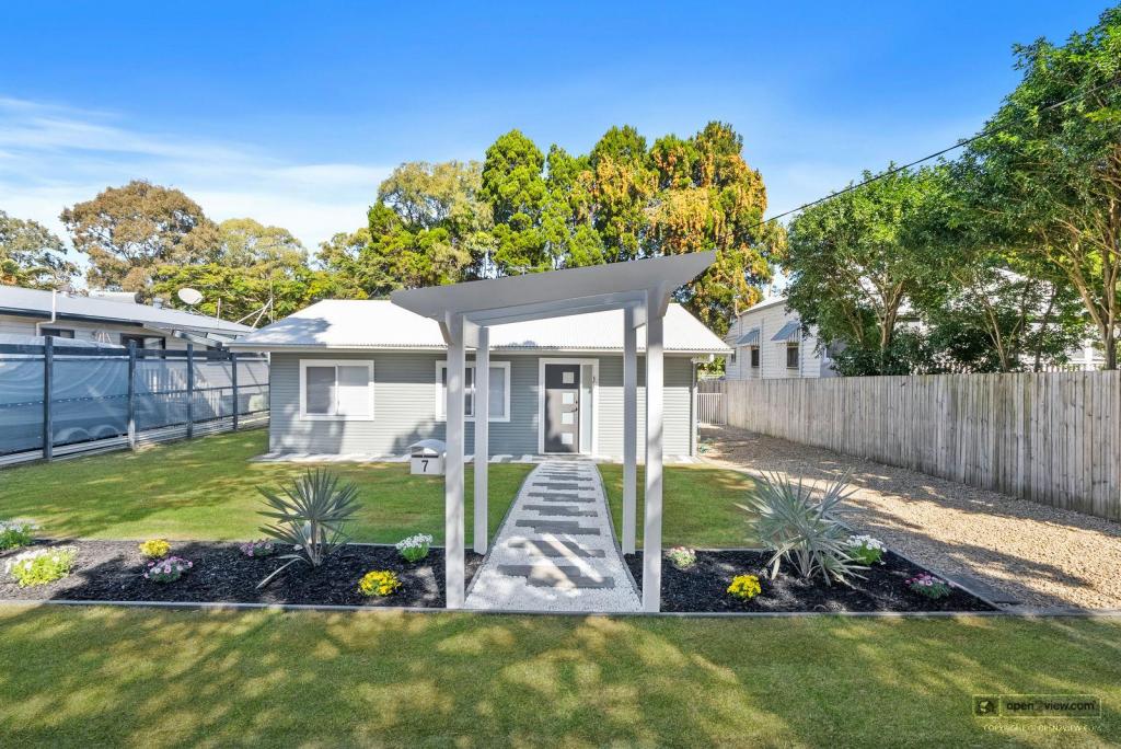 7 CAREFREE ST, COOCHIEMUDLO ISLAND, QLD 4184