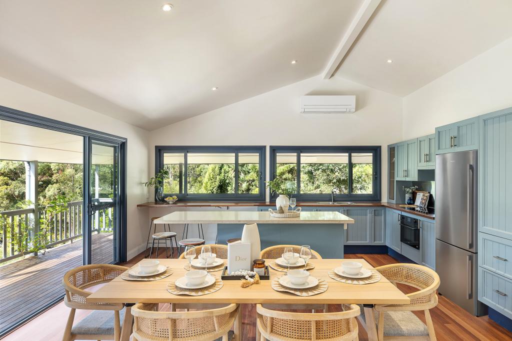 8 Bishendens Rd, Lisarow, NSW 2250