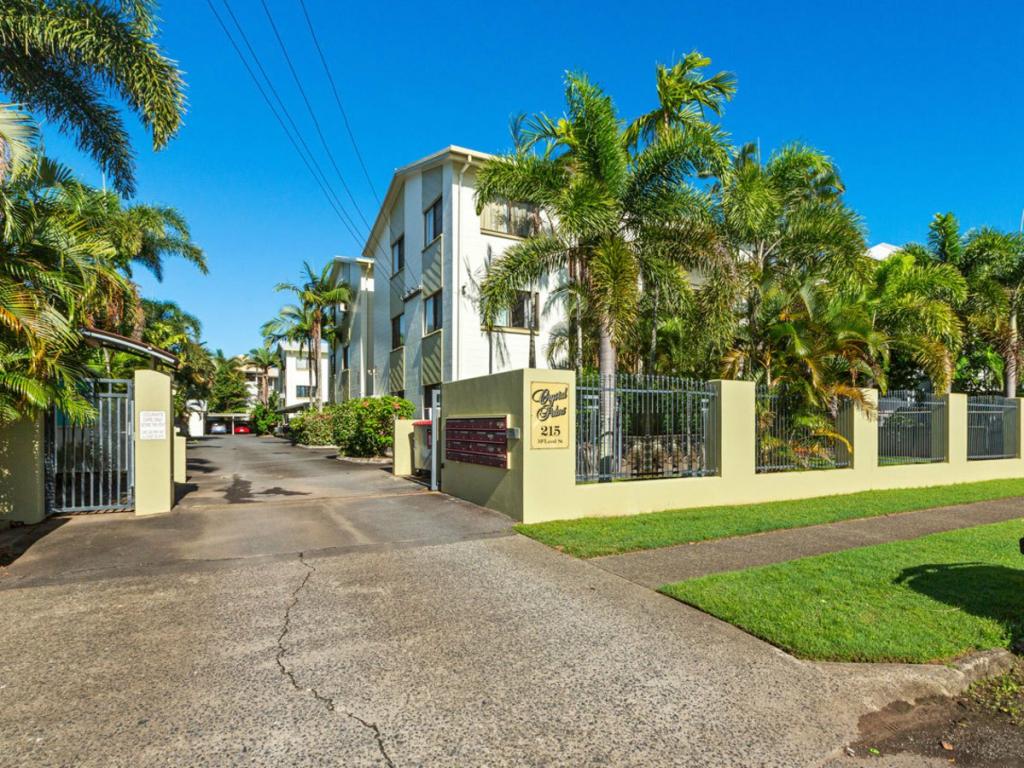 14/215 Mcleod St, Cairns North, QLD 4870