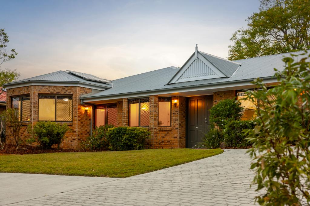 59 Sugarwood St, Bellbowrie, QLD 4070