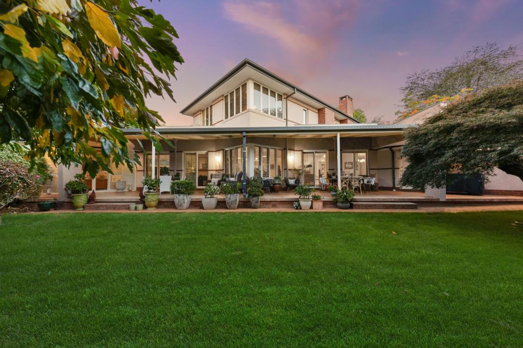 79a Dominion Cct, Deakin, ACT 2600