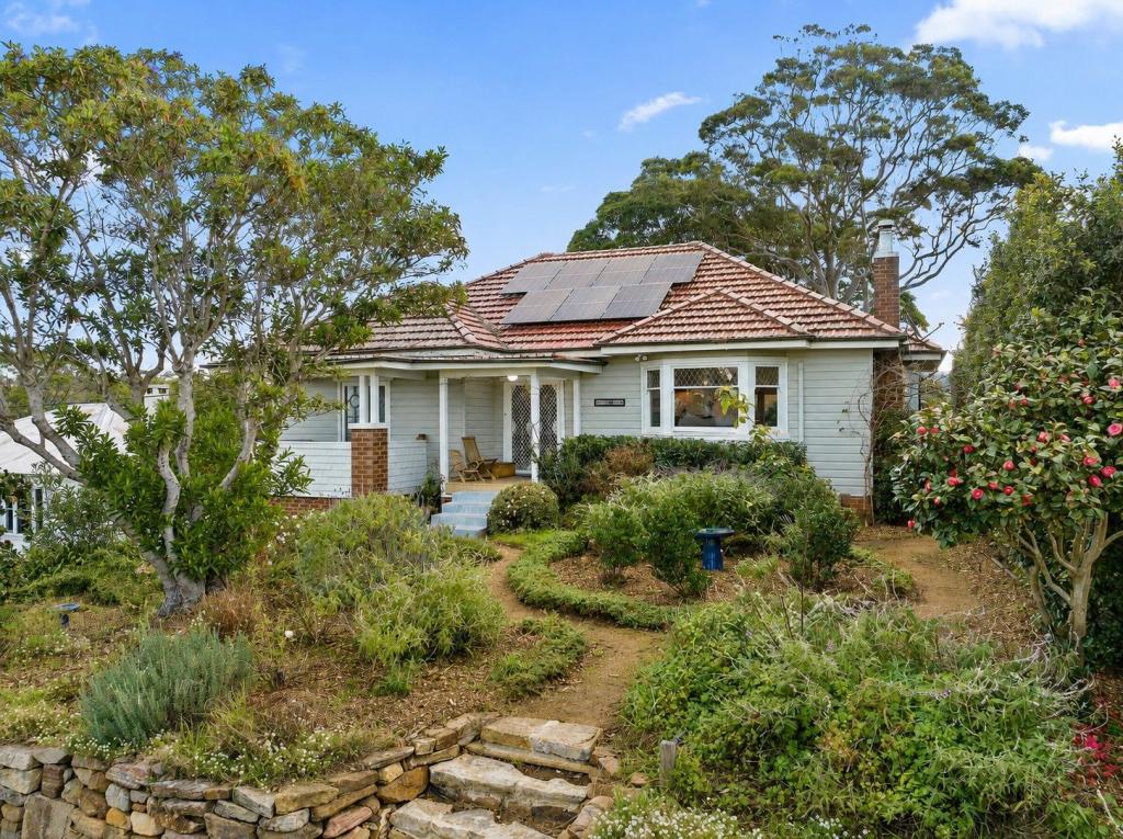 32 Rosemont St, West Wollongong, NSW 2500
