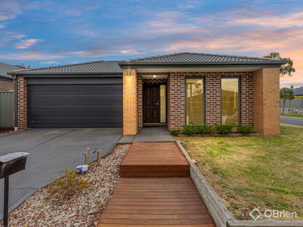 12 Arrow Rd, Cranbourne East, VIC 3977