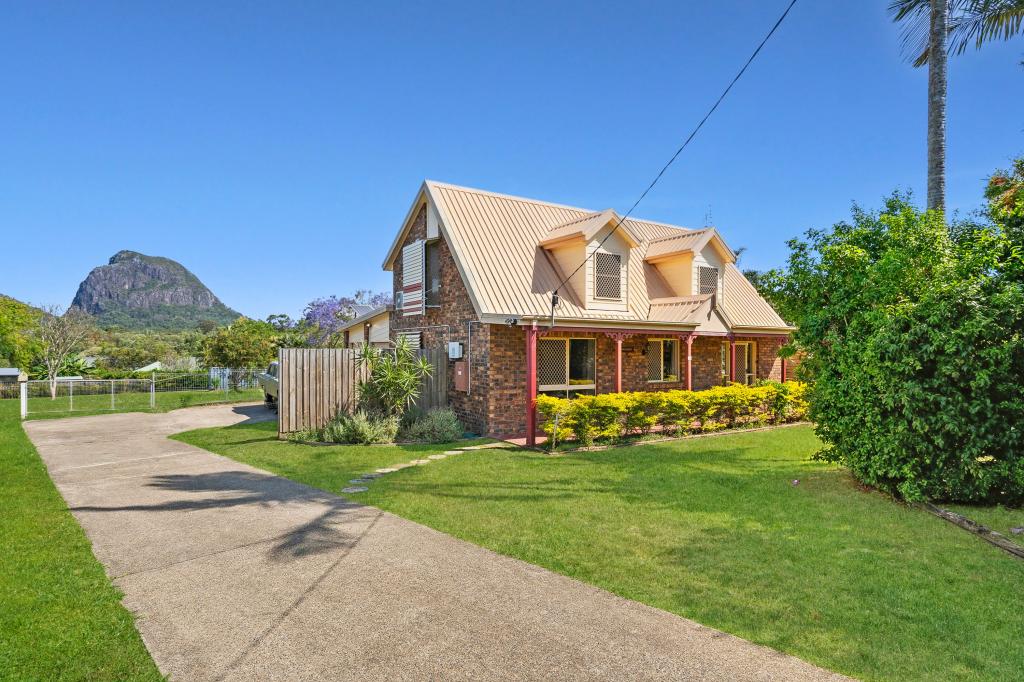 123 Coonowrin Rd, Glass House Mountains, QLD 4518