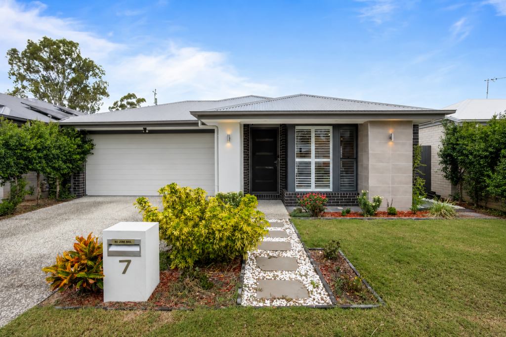 7 Ponting Cct, Pallara, QLD 4110