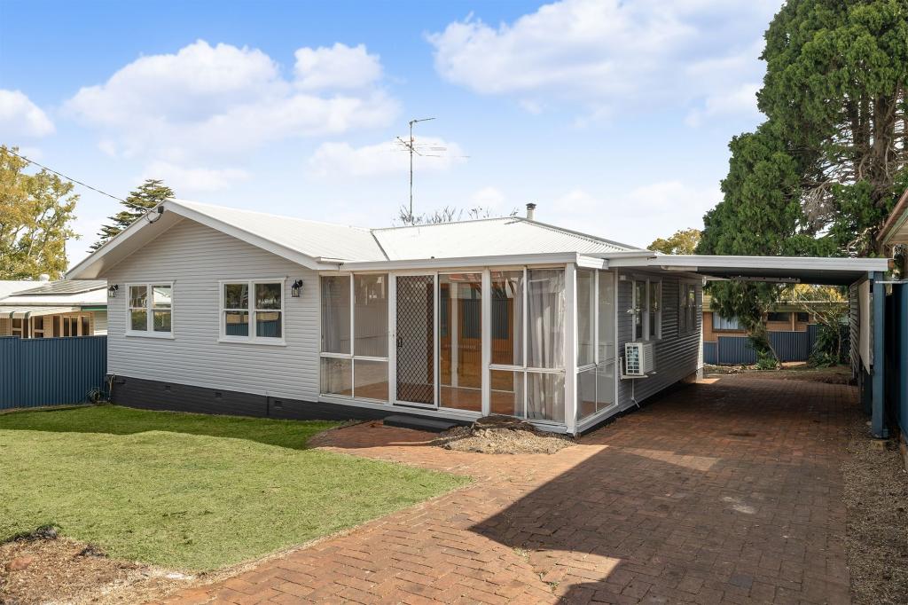 19 COHOE ST, EAST TOOWOOMBA, QLD 4350