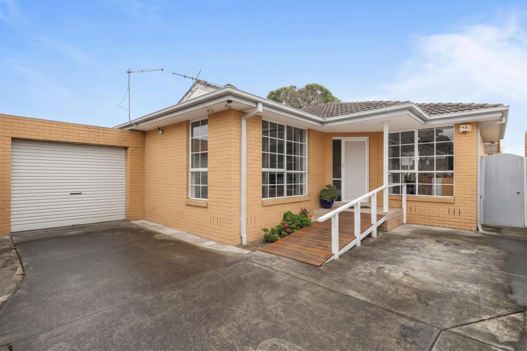 2/7 NEVILLE CT, SPRINGVALE, VIC 3171