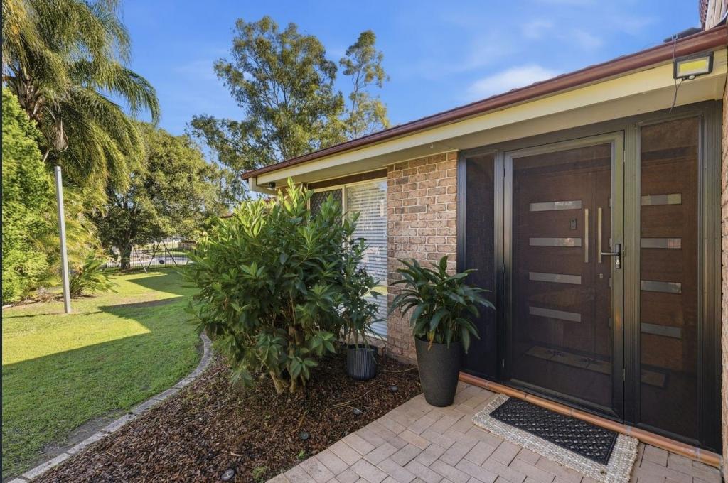 2 Poinsettia Cres, Calamvale, QLD 4116