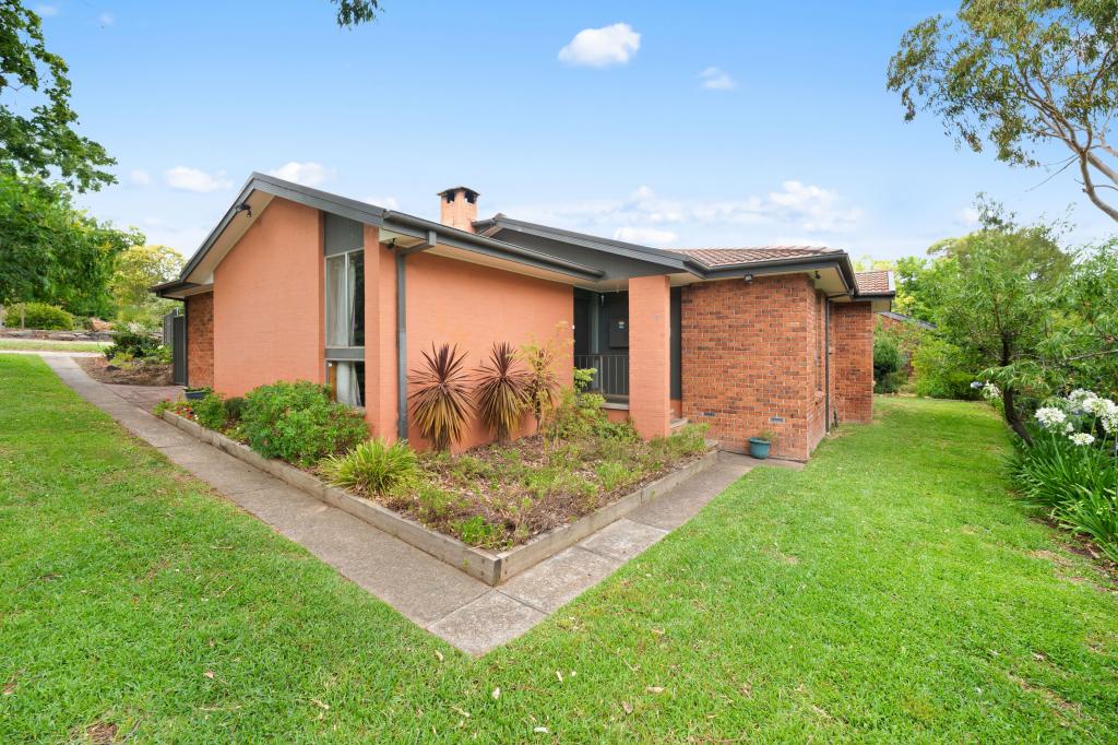 2 Treharne Pl, Melba, ACT 2615