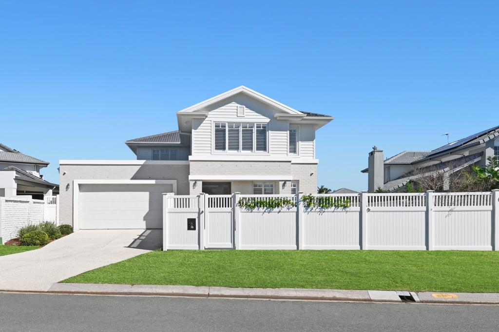 8 Pebble Beach Dr, Runaway Bay, QLD 4216