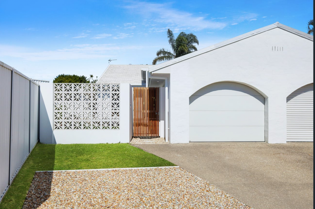 1/26 Wagtail Ct, Burleigh Waters, QLD 4220