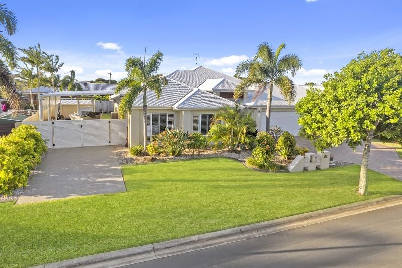 82 Kakadu Cct, Banksia Beach, QLD 4507