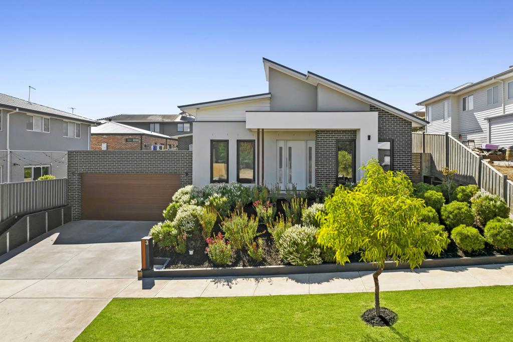 3 MAJESTIC DR, HIGHTON, VIC 3216