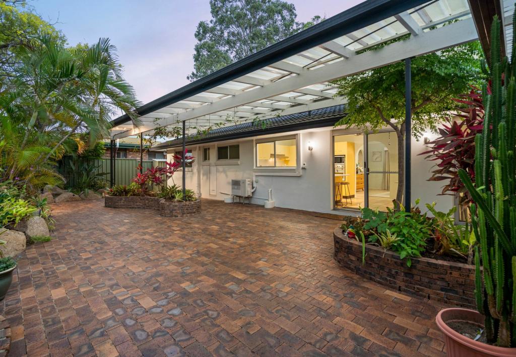 8 Lenore Cres, Springwood, QLD 4127