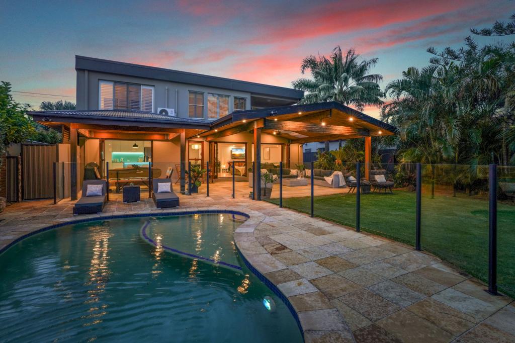 28 Mallawa Dr, Palm Beach, QLD 4221