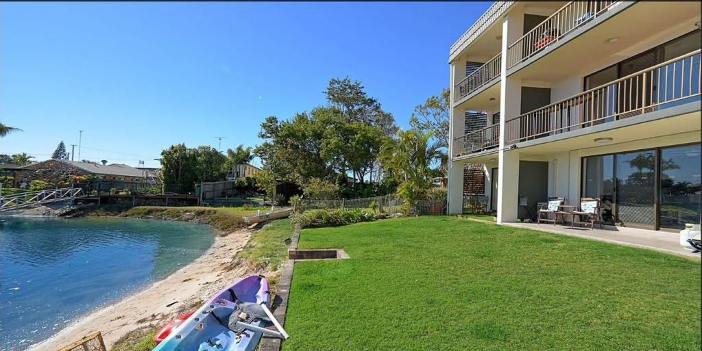 2/12 Pangarinda Pl, Mooloolaba, QLD 4557