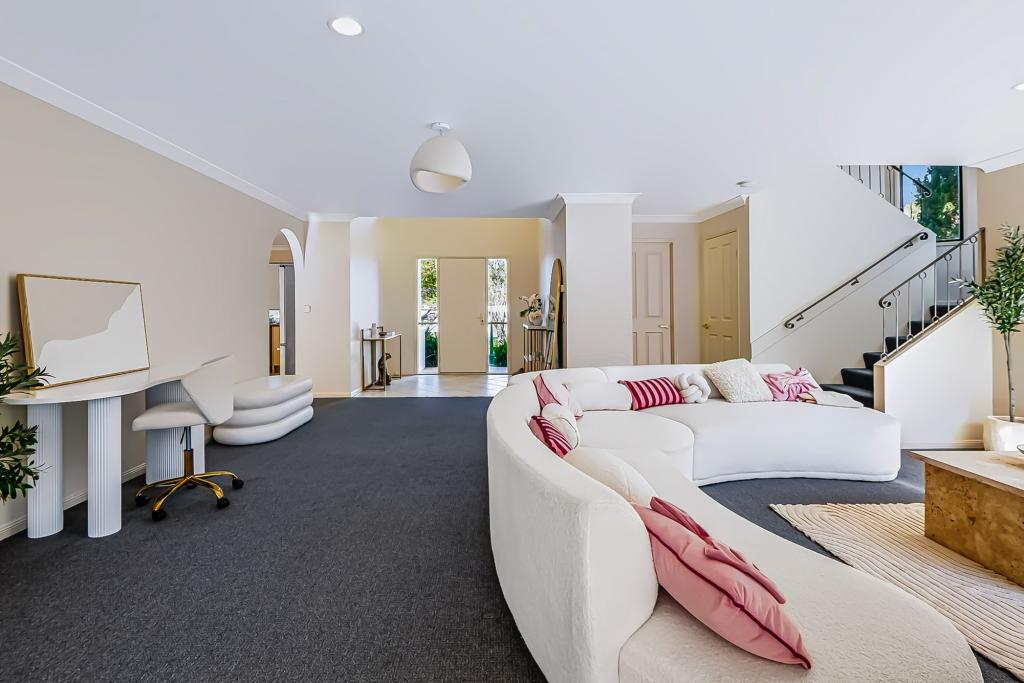 1 Elfin St, Robina, QLD 4226