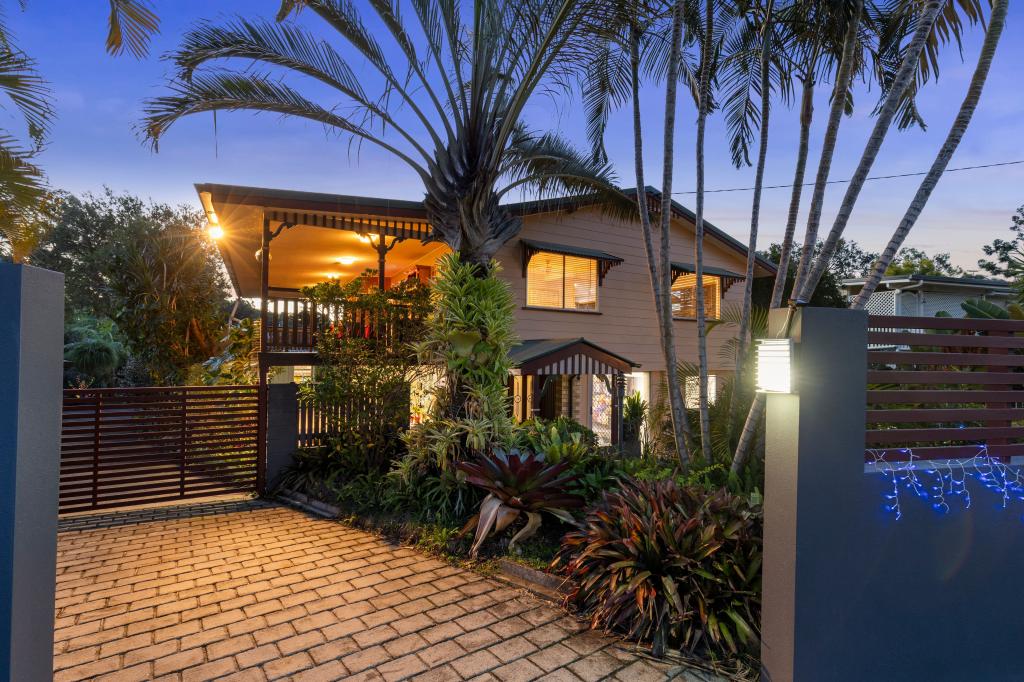 12 Pettys Rd, Everton Hills, QLD 4053