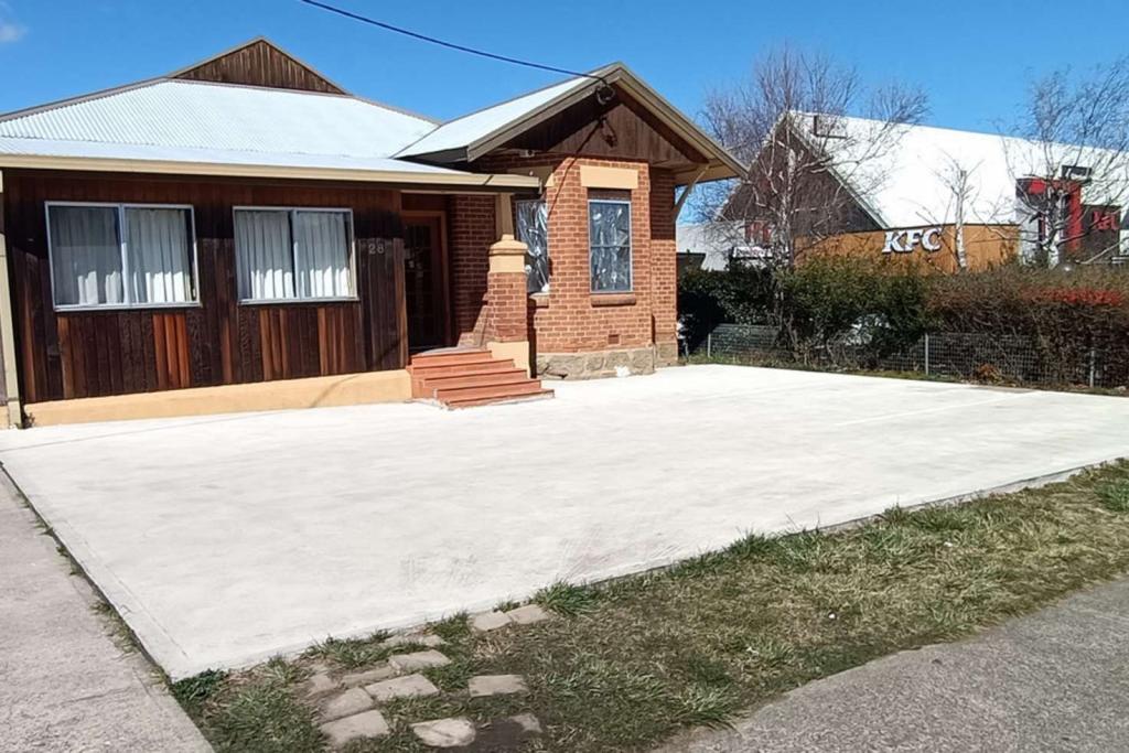 A/28 SHARP ST, COOMA, NSW 2630