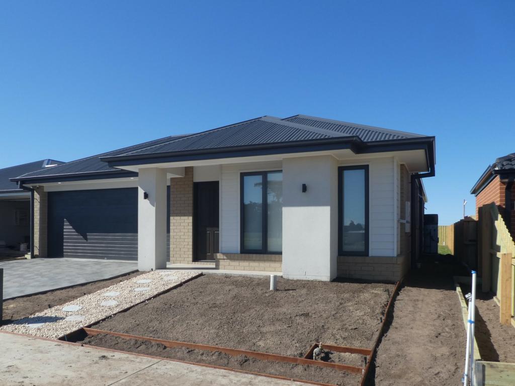 12 ROSE CT, EAST BAIRNSDALE, VIC 3875