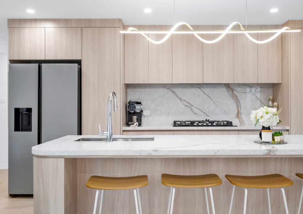 4 Gibbs Pl, St Helens Park, NSW 2560