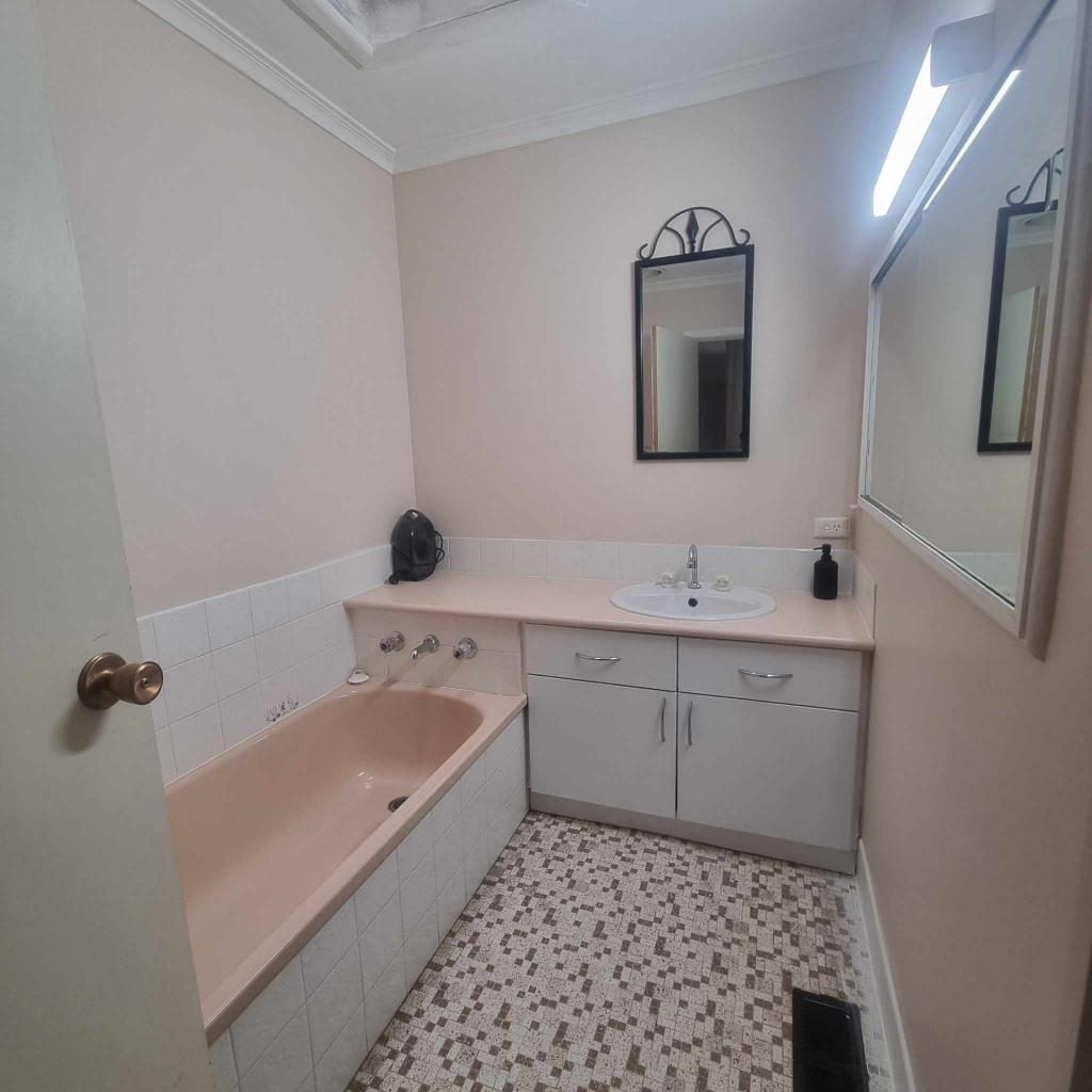 5 Eton St, Wendouree, VIC 3355