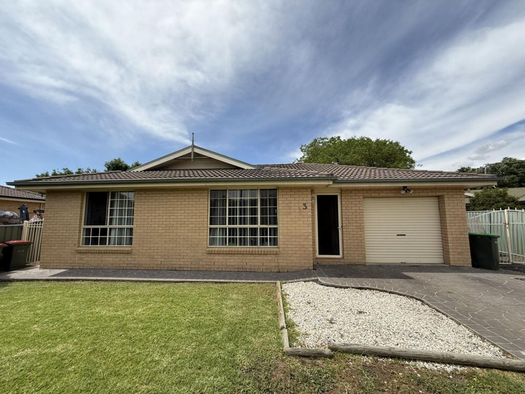 3 Rosewood Cl, Moree, NSW 2400