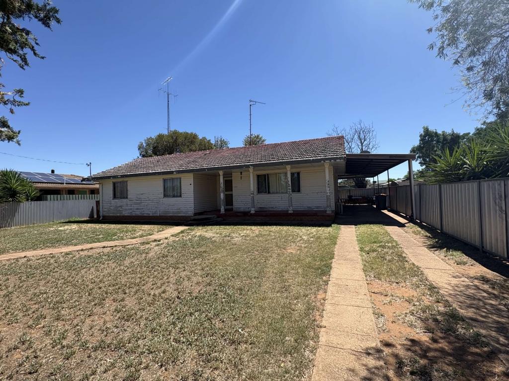 10 CANNONBAR ST, NYNGAN, NSW 2825