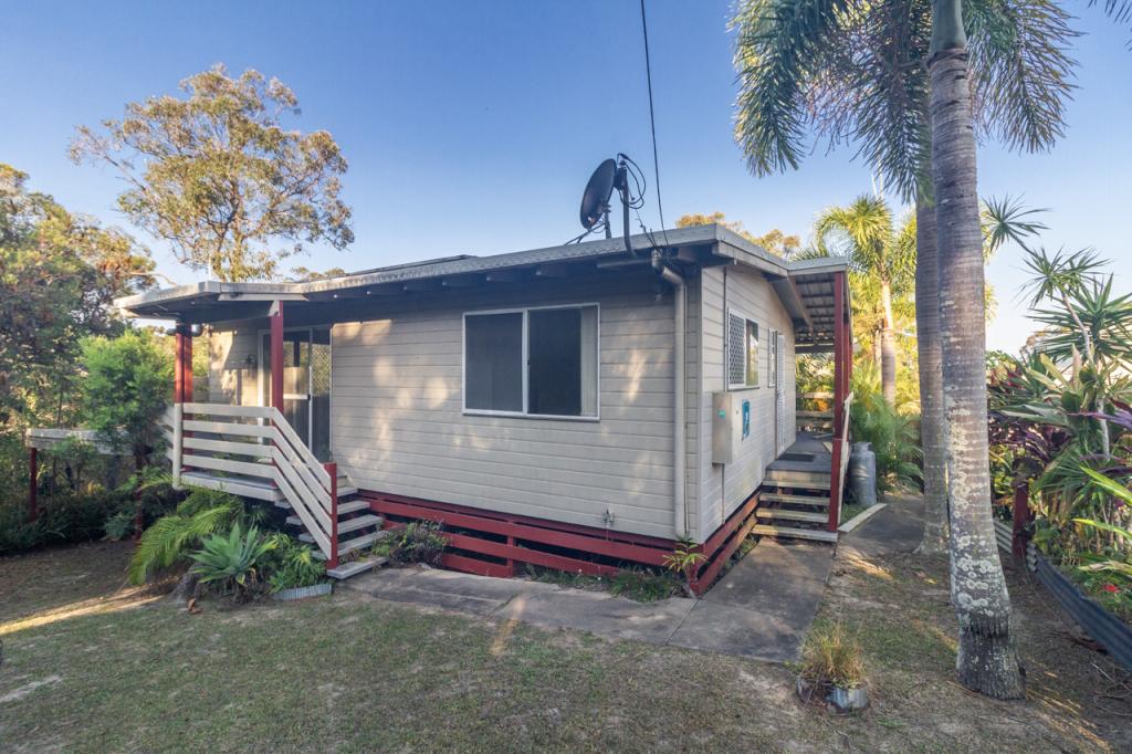 22 Ashton St, Macleay Island, QLD 4184