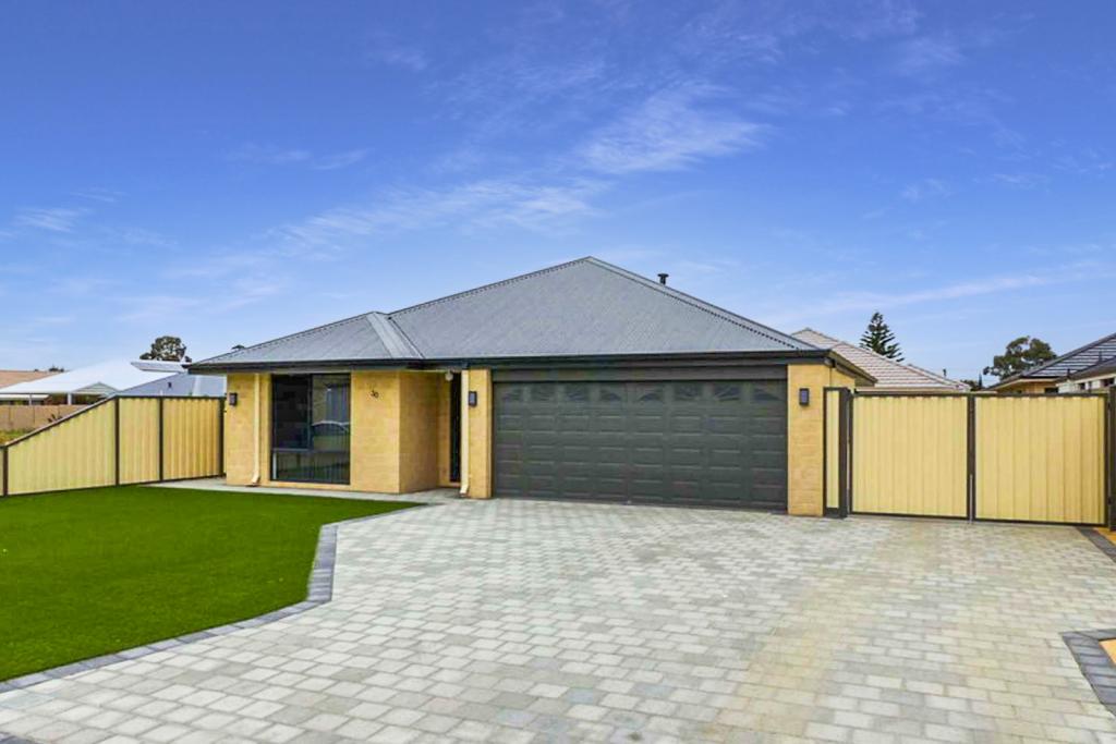 30 Gianatti Rmbl, East Cannington, WA 6107