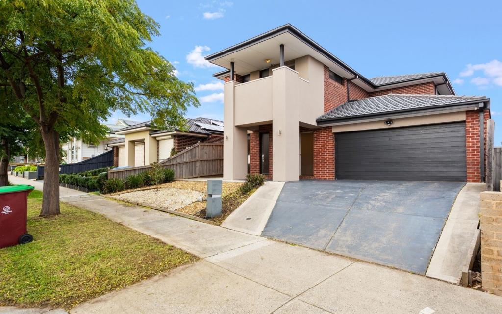 44 Fintona Cres, Cranbourne West, VIC 3977