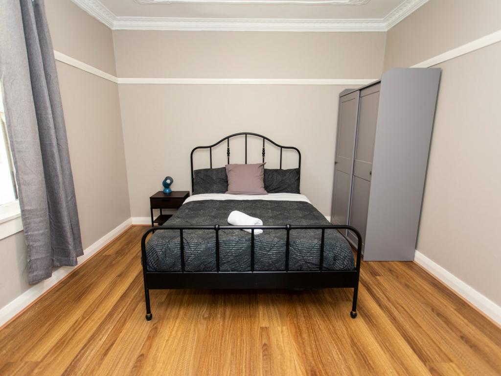 ROOM 1/12 SPRING ST, YOUNG, NSW 2594