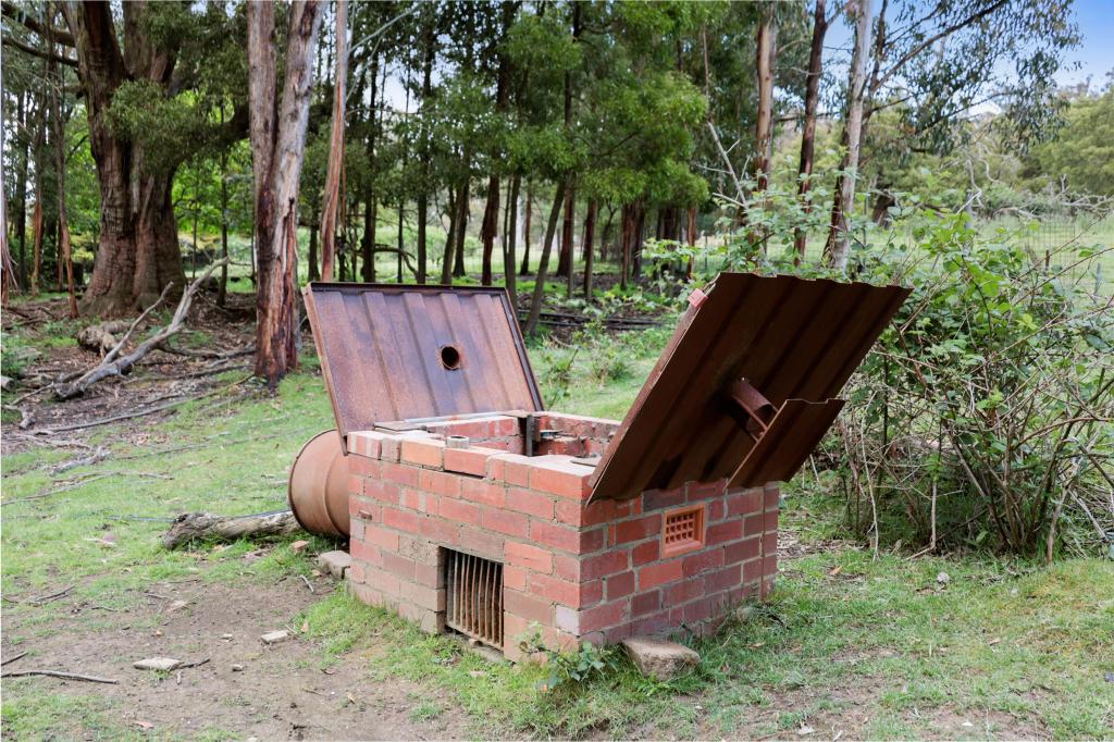 135 Boldiston Rd, Woodend, VIC 3442