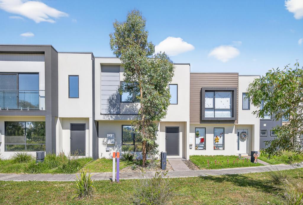 9 Helensburch Passage, Cranbourne West, VIC 3977