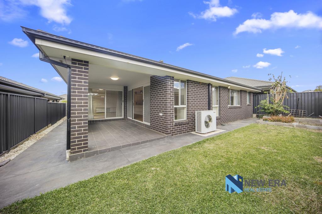 11 Courtney Loop, Oran Park, NSW 2570