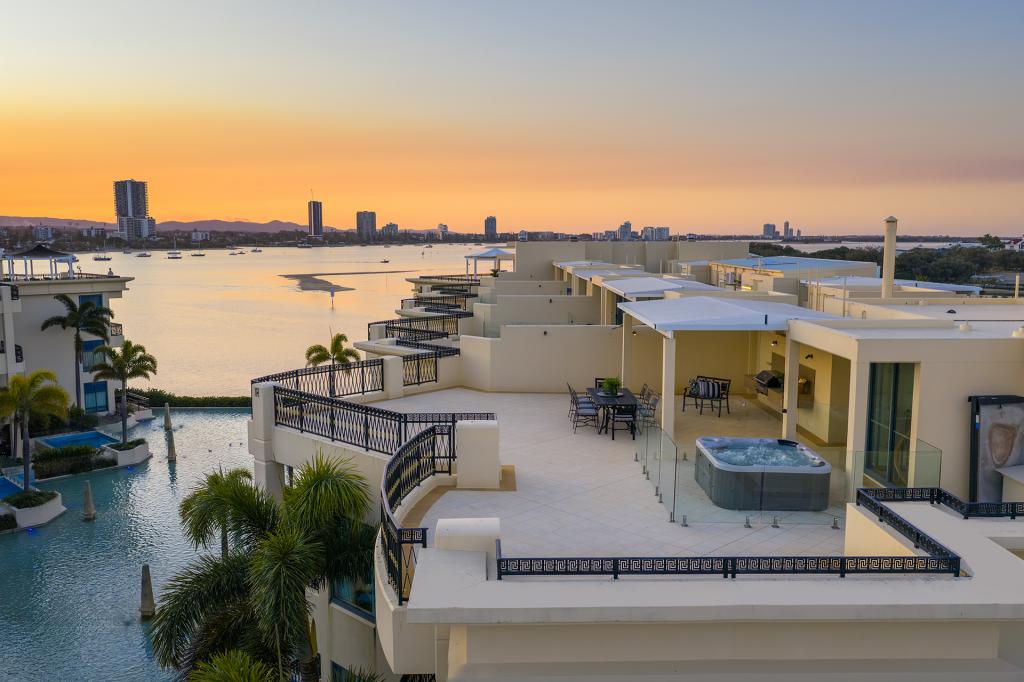 61/94 Seaworld Dr, Main Beach, QLD 4217