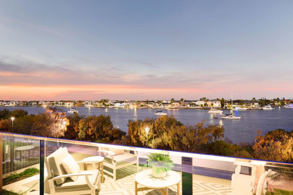 2/149 THE ESP, PARADISE POINT, QLD 4216