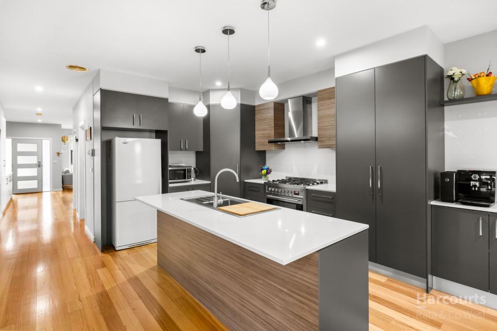 6 Flemington St, Caroline Springs, VIC 3023