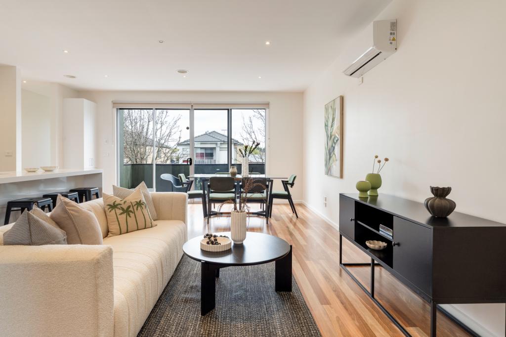 17 GRATTAN COVE, CRAIGIEBURN, VIC 3064